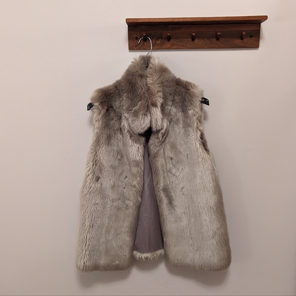 [Calvin Klein] Faux Fur Silver Gray Vest